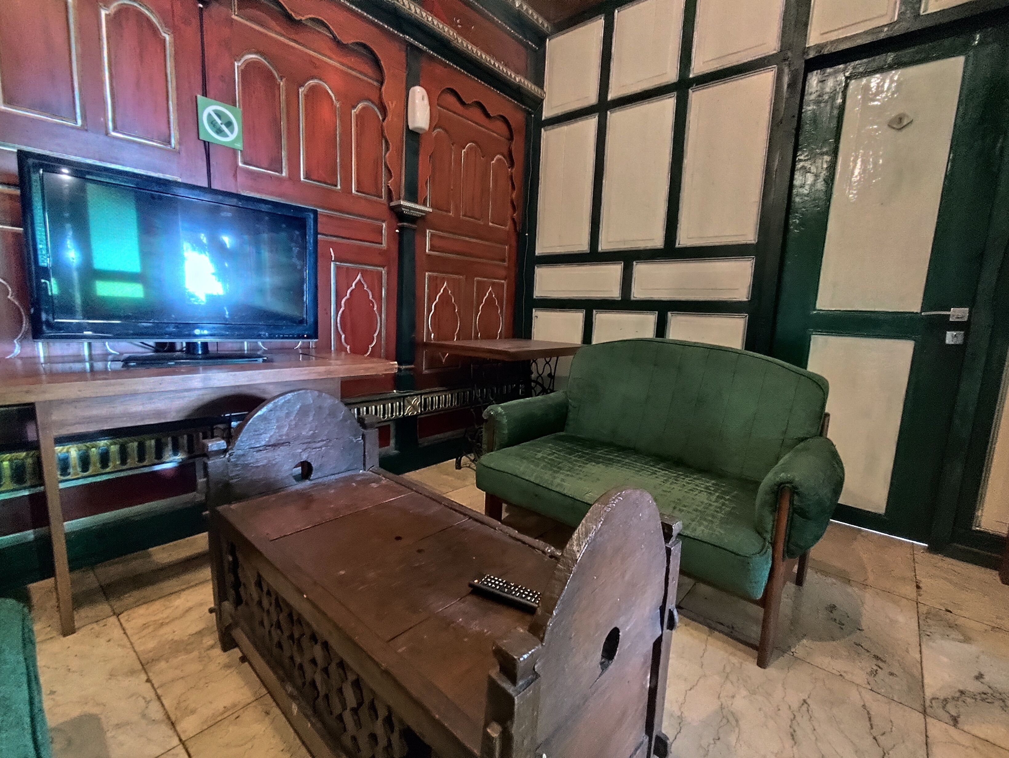 Family Double Room | Living area