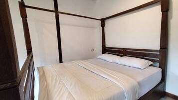 Kamar Deluks | Kedap suara dan seprai linen