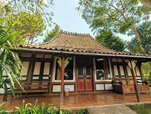 Front of property - Dulang Resort & Resto (Lembang)