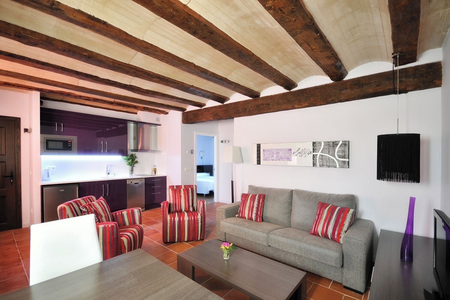 Apartament familiar, 2 dormitoris, bany privat, vistes a la ciutat | Cuina privada | Frigorífic petit, microones, placa de cuina i rentaplats 