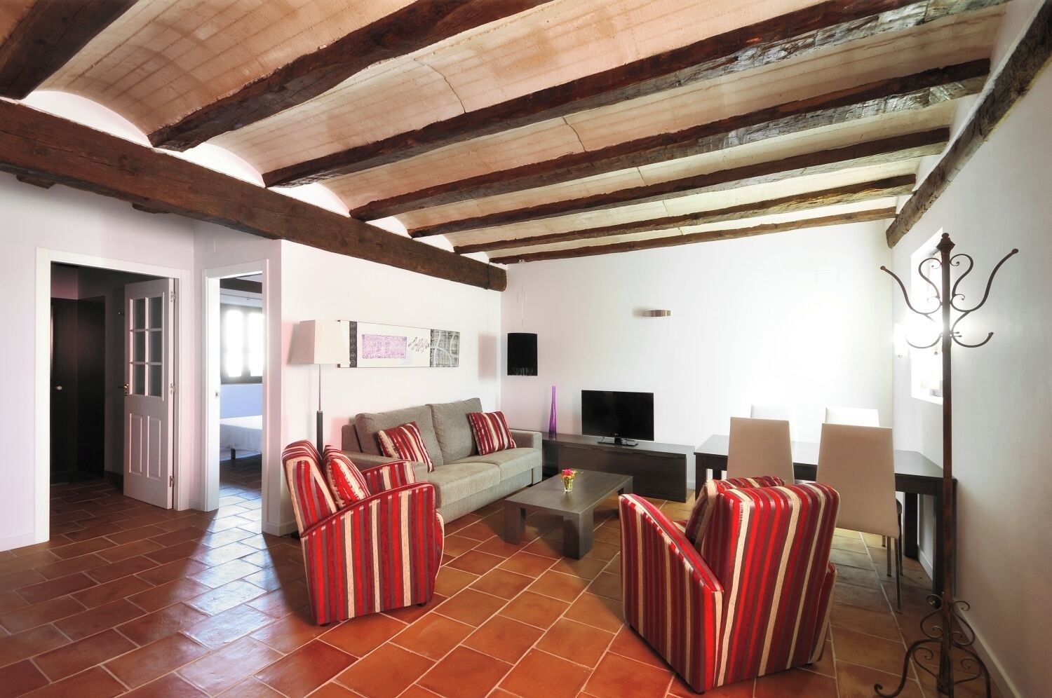 Căn hộ dành cho gia đình, 2 phòng ngủ, phòng tắm riêng, quang cảnh thành phố | Khu vực làm việc phù hợp cho laptop, màn/rèm cản sáng 