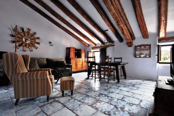 Deluxe Apartment, 1 Bedroom, City View | Laptop workspace, blackout curtains, iron/ironing board, free WiFi