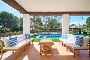 Terrace/patio - Villa in lámetlla de Mar (Sant Jordi d'Alfama)