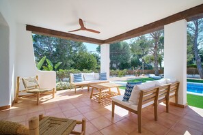 Terrace/patio - Villa in lámetlla de Mar (Sant Jordi d'Alfama)