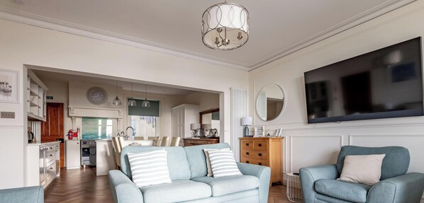 TV - Rollo Villa | Lower Largo (Lower Largo)