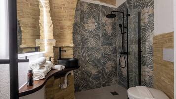 Double Room | Bathroom | Towels
