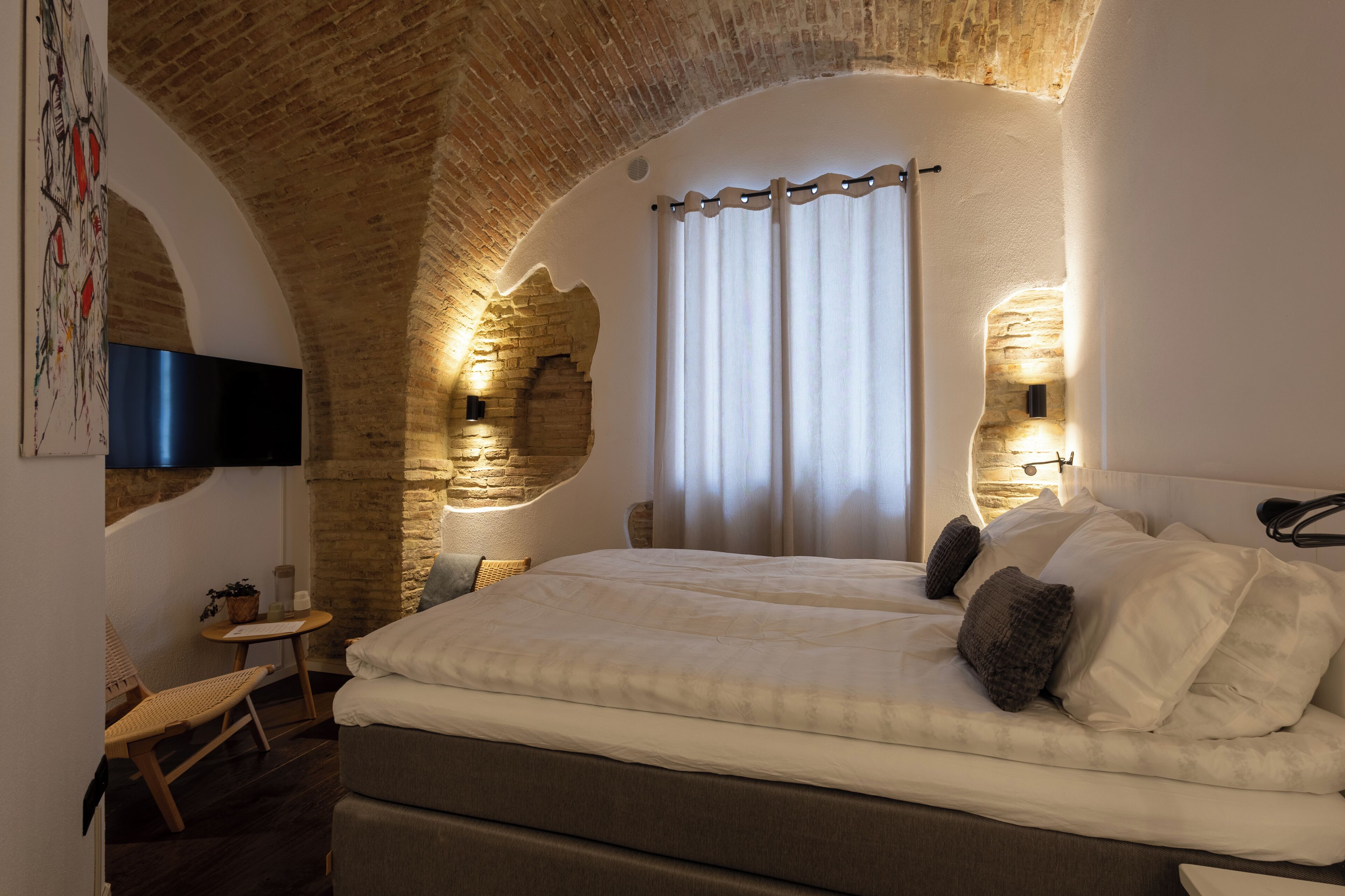 Soundproofing, iron/ironing board, free WiFi, bed sheets