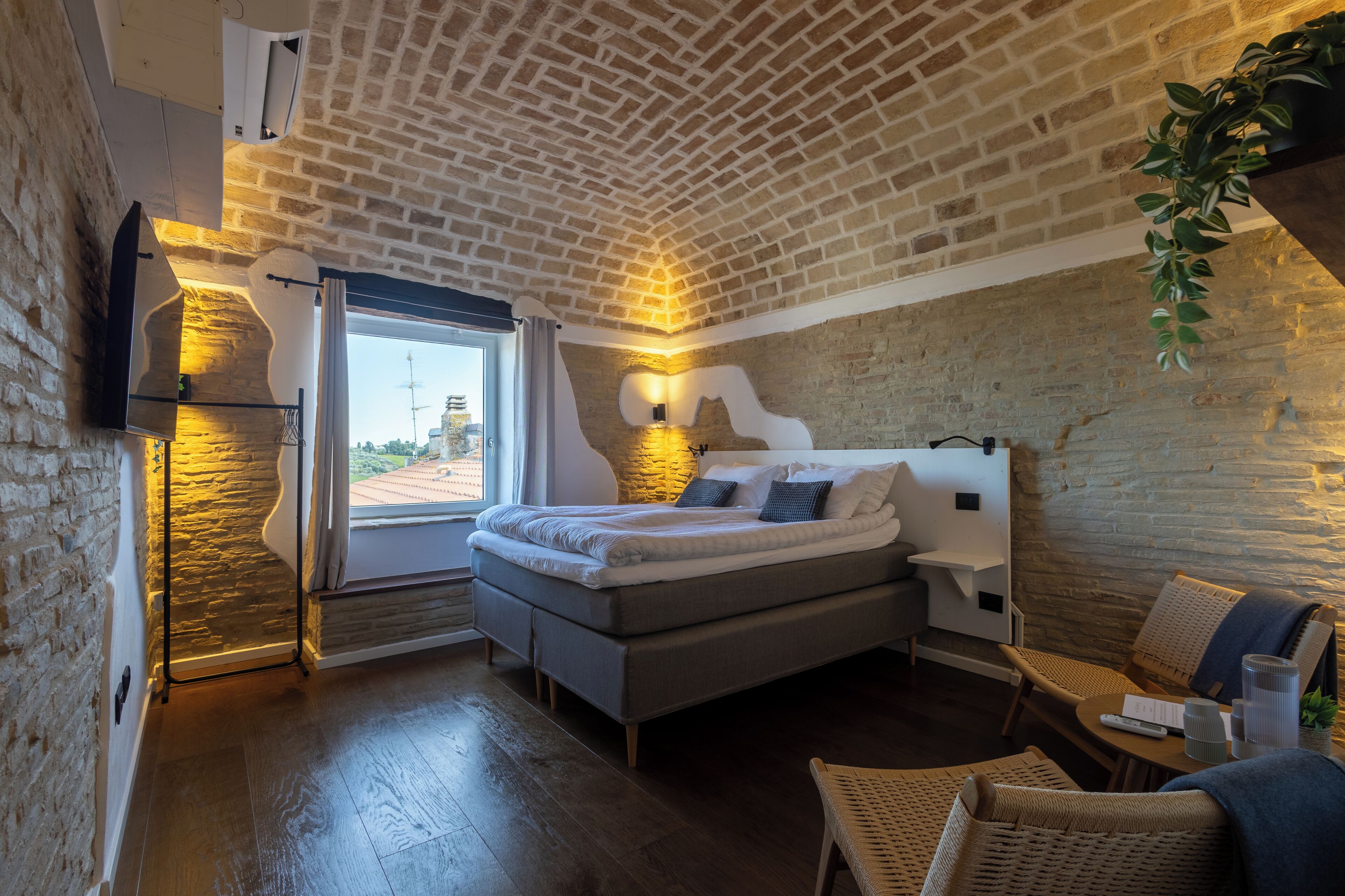 Soundproofing, iron/ironing board, free WiFi, bed sheets