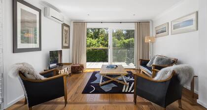 Cooinda, Red Hill South - Serene Red Hill South Retreat surrounded by gardens.