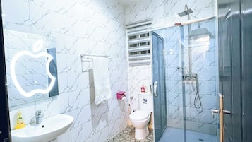 Economy Apartment, Balcony, City View | Bathroom