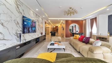 Economy-Apartment, Balkon, Stadtblick | Wohnbereich