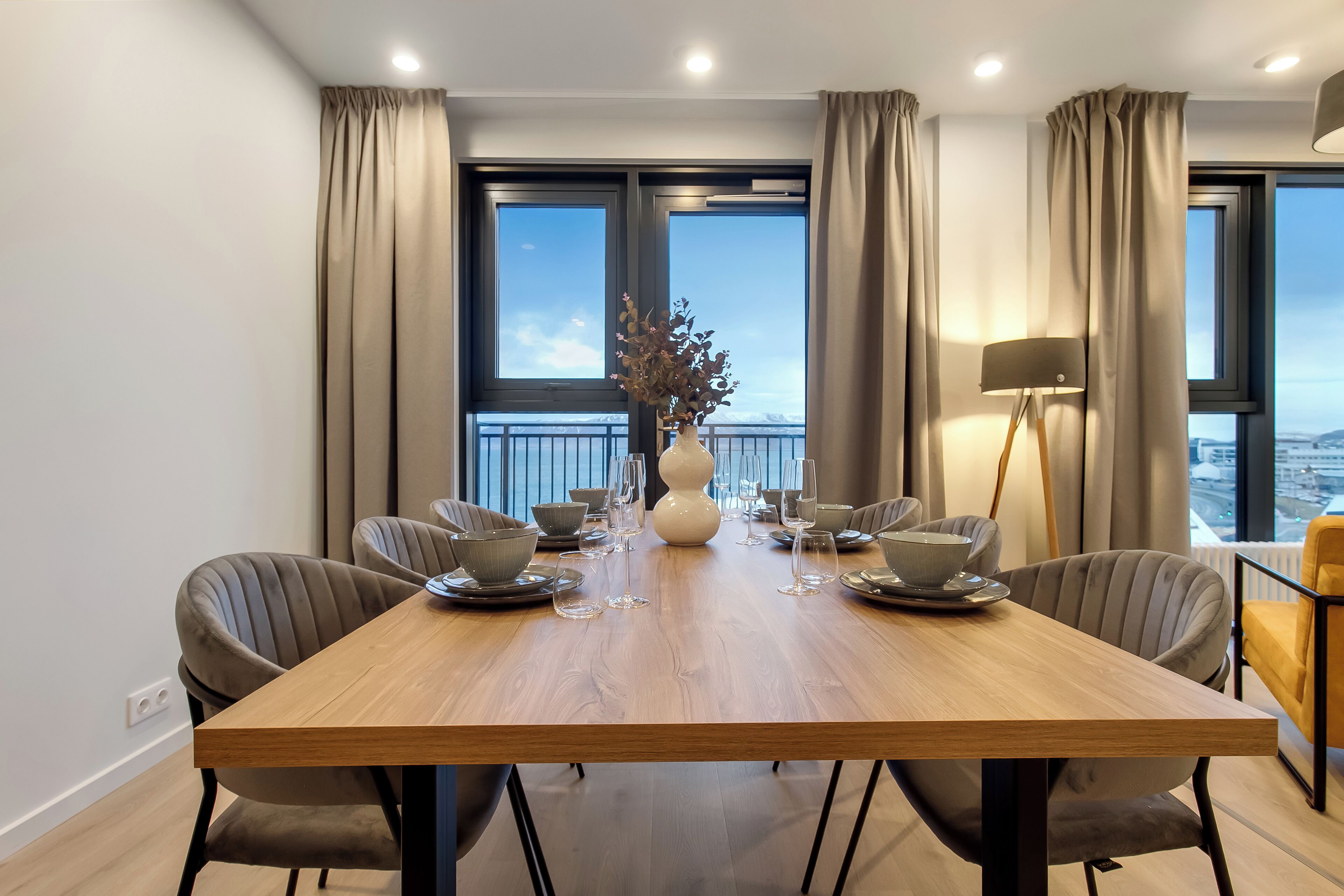 Exclusive Apartment, 3 Bedrooms, Ocean View | In-room dining