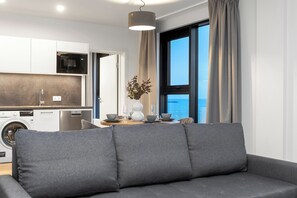 Panoramic Penthouse | Laptop workspace, iron/ironing board, free WiFi, bed sheets - EIR Apartments by Heimaleiga (Reykjavík)