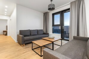 Premium Apartment | Laptop workspace, iron/ironing board, free WiFi, bed sheets - EIR Apartments by Heimaleiga (Reykjavík)