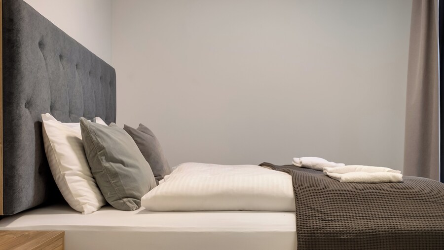 EIR Apartments by Heimaleiga