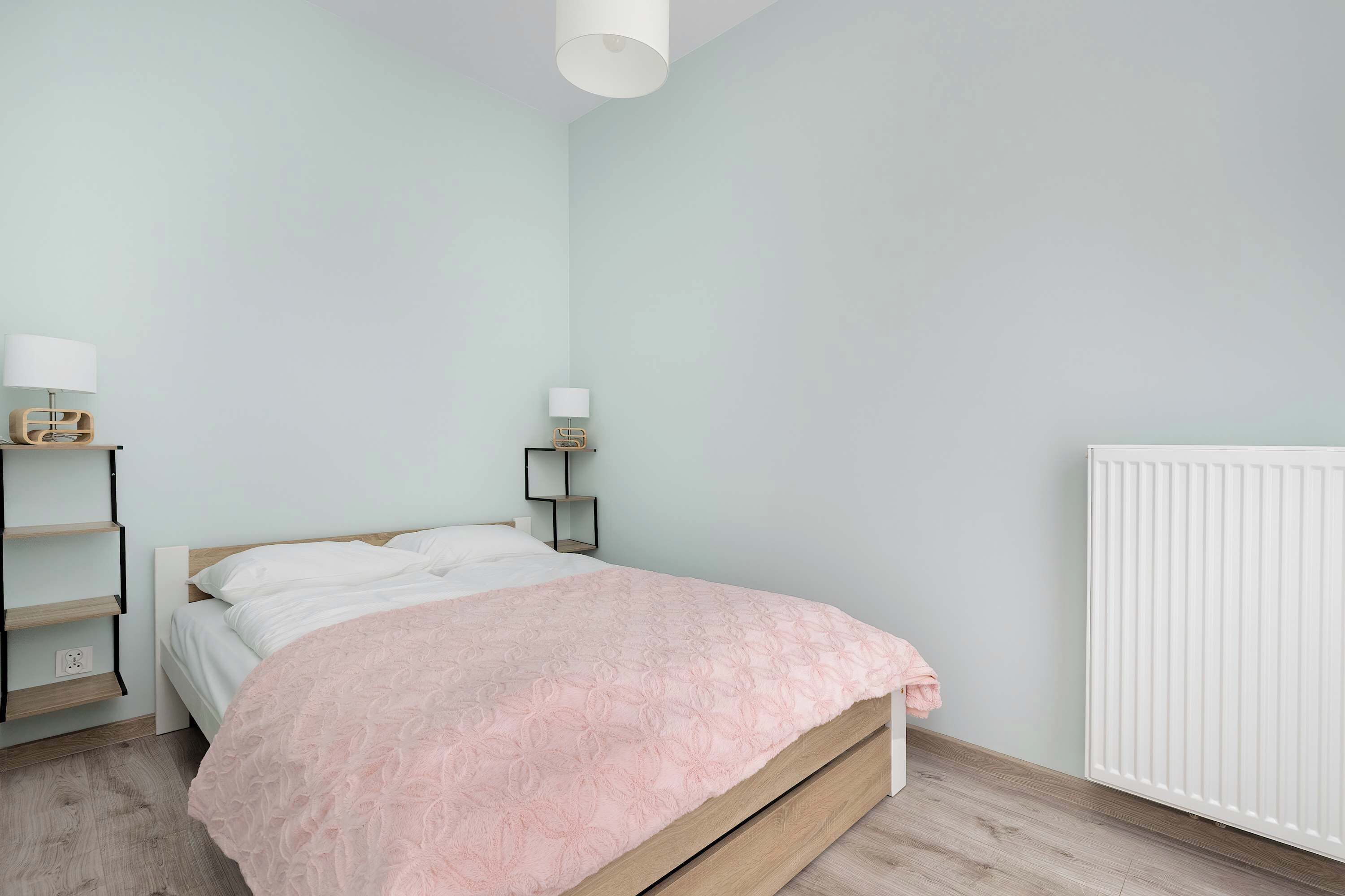 Schreibtisch, Bügeleisen/Bügelbrett, WLAN