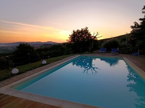 Pool - Agriturismo Alla Vecchia Quercia - Montaiate small apartment for 2 persons (Marche)