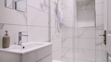 Apartment, 2 Bedrooms | Bathroom