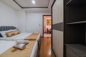 ملاءات من القطن المصري وأغطية فراش متميزة وألحفة محشوة بالريش