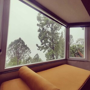 Room - The Lans Mist- A Perfect Getaway for your Vacation (Doba)