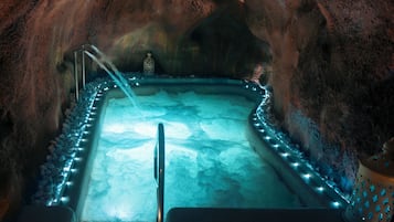 Whirlpool, Dampfbad, Türkisches Bad/Hamam, Warmsteinmassagen