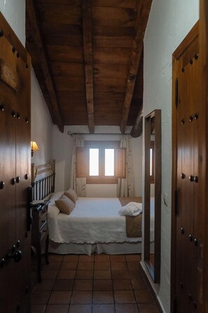 Single Room, Valley View | Iron/ironing board, free WiFi - CASA RURAL & SPA LA GRAJA (Chinchón)