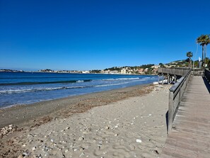 Platja a a prop 