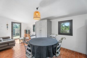 Dining - Charming Provençal Cottage, 900 m from the Beach (Sanary-sur-Mer)