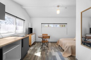 熨斗/熨衫板、Wi-Fi、床單