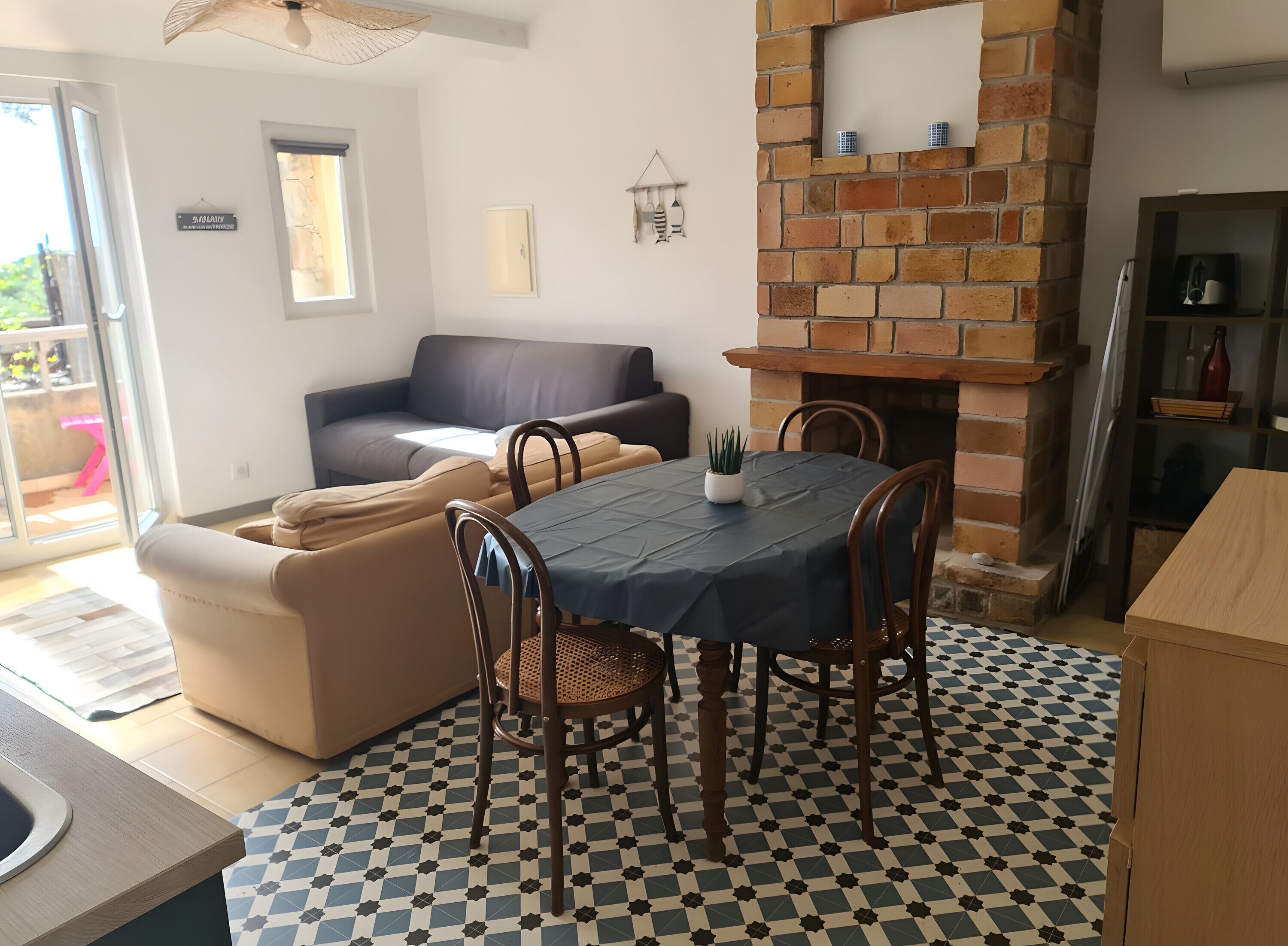 Televisie en een tafeltennistafel