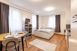 Comfort Studio | Laptop workspace, free WiFi, bed sheets