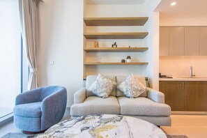 TV - Modern 1 BR in Downtown Dubai (Dubai)