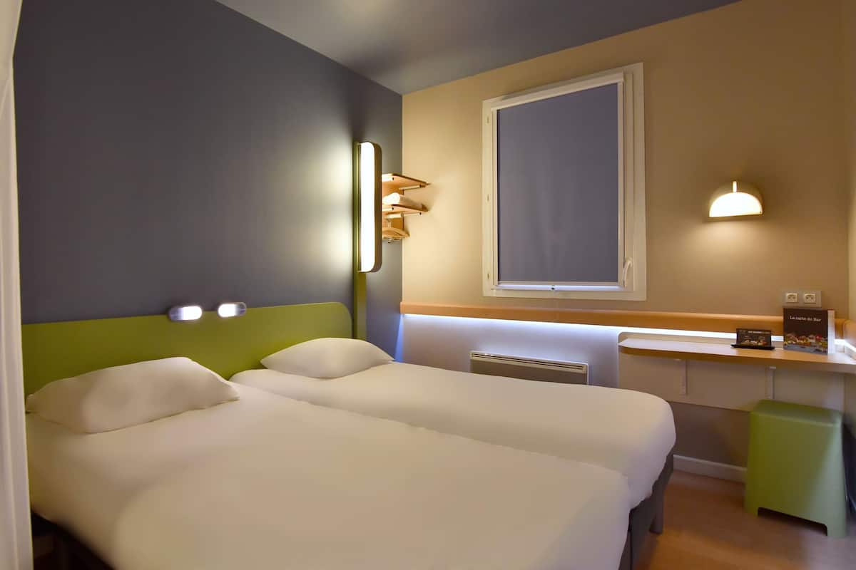 Room, 2 Katil Bujang (Single) | Seterika/papan seterika, Wi-fi percuma