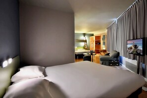 Habitación familiar, 2 camas dobles | Tabla de planchar con plancha y wifi gratis