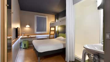 Triple Room, Multiple Beds | Desk, iron/ironing board, free WiFi, bed sheets