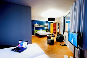 Family Room, 2 Double Beds | Iron/ironing board, free WiFi - ibis Budget Brest Centre Port (Brest)