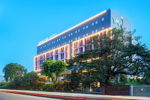 Front of property - Mercure Jakarta Grogol (Jakarta)