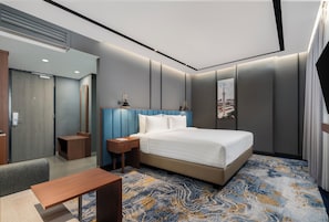 Classic Room, 1 King Bed | Desk, soundproofing, WiFi (free), bed sheets - Mercure Jakarta Grogol (Jakarta)