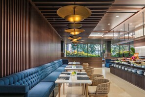 Daily buffet breakfast for a fee - Mercure Jakarta Grogol (Jakarta)