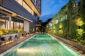 Outdoor pool - Mercure Jakarta Grogol (Jakarta)