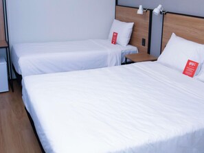 Standardzimmer, Mehrere Betten | Kostenloses WLAN