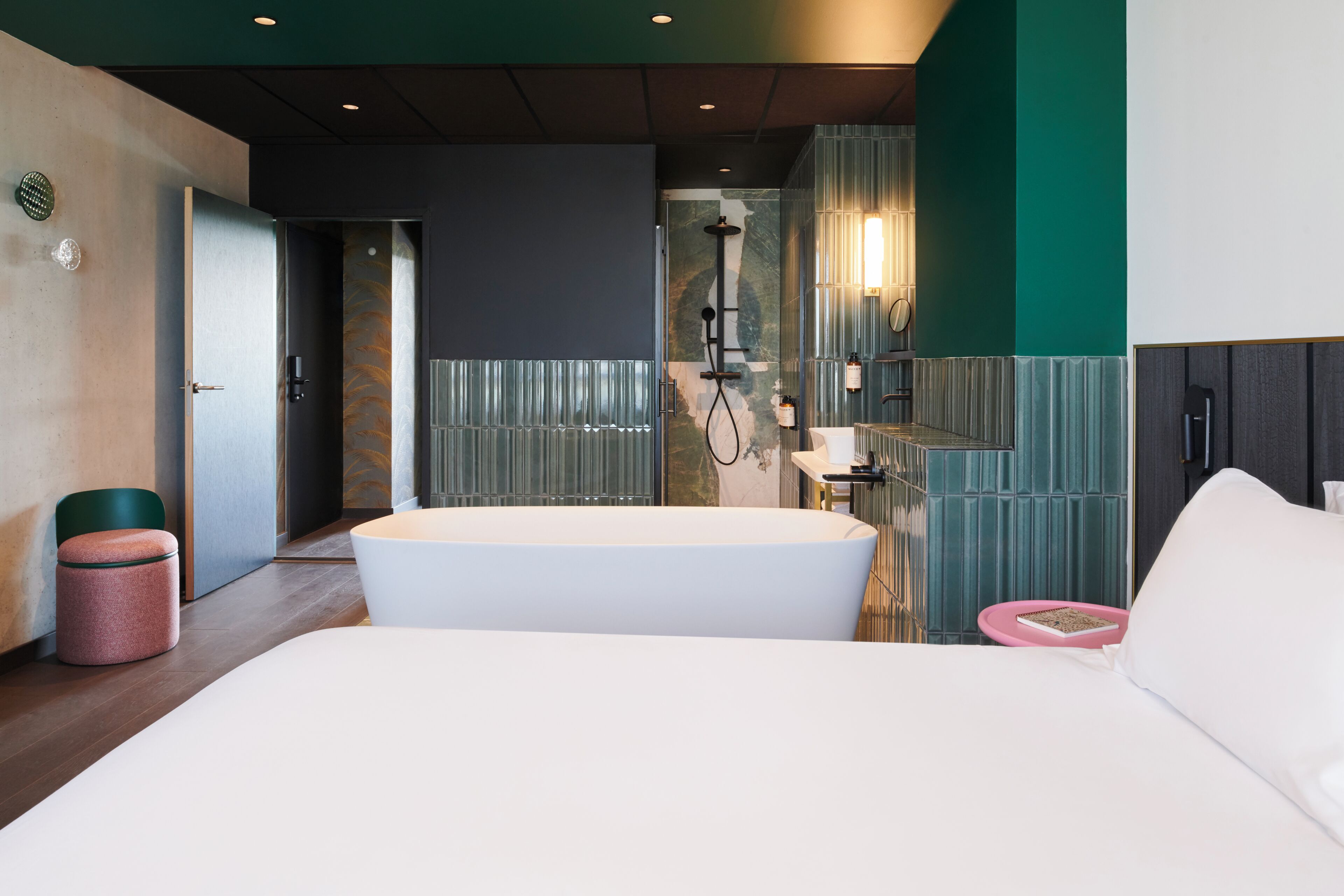 Suite, 1 lit double et 1 canapé-lit | Draps fournis
