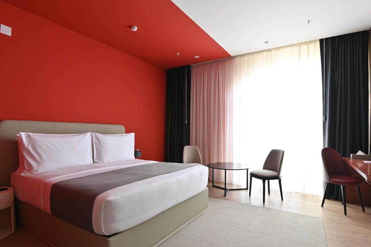 Privilege, Room, 1 King Bed with Sofa bed, City View