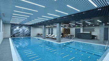 2 piscinas internas