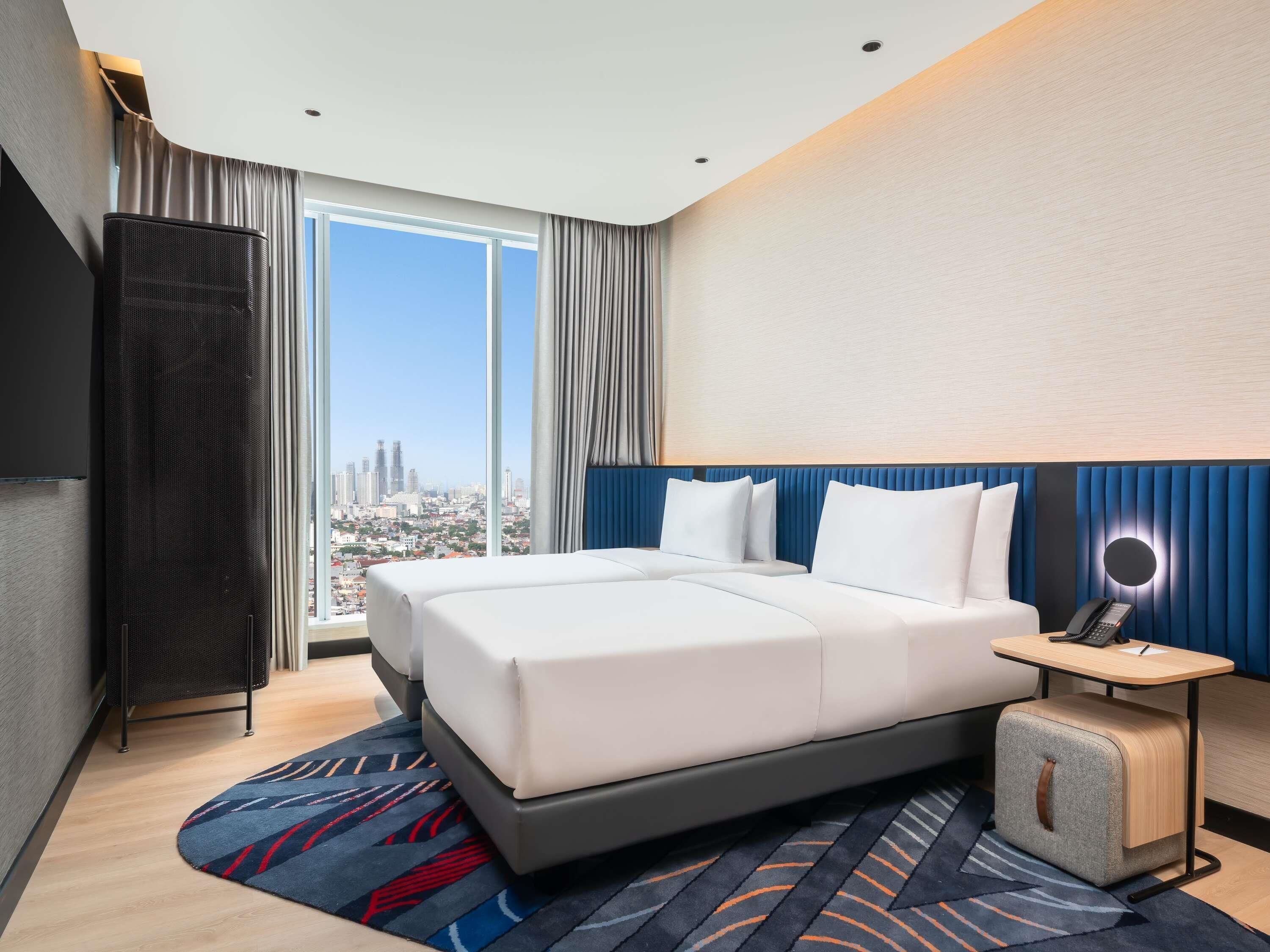 Premium bedding, in-room safe, laptop workspace, blackout drapes