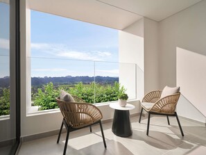 Deluxe Suite, 1 King Bed, Club lounge access, Mountain View | Balcony - Pullman Ninh Binh (Ninh Binh)