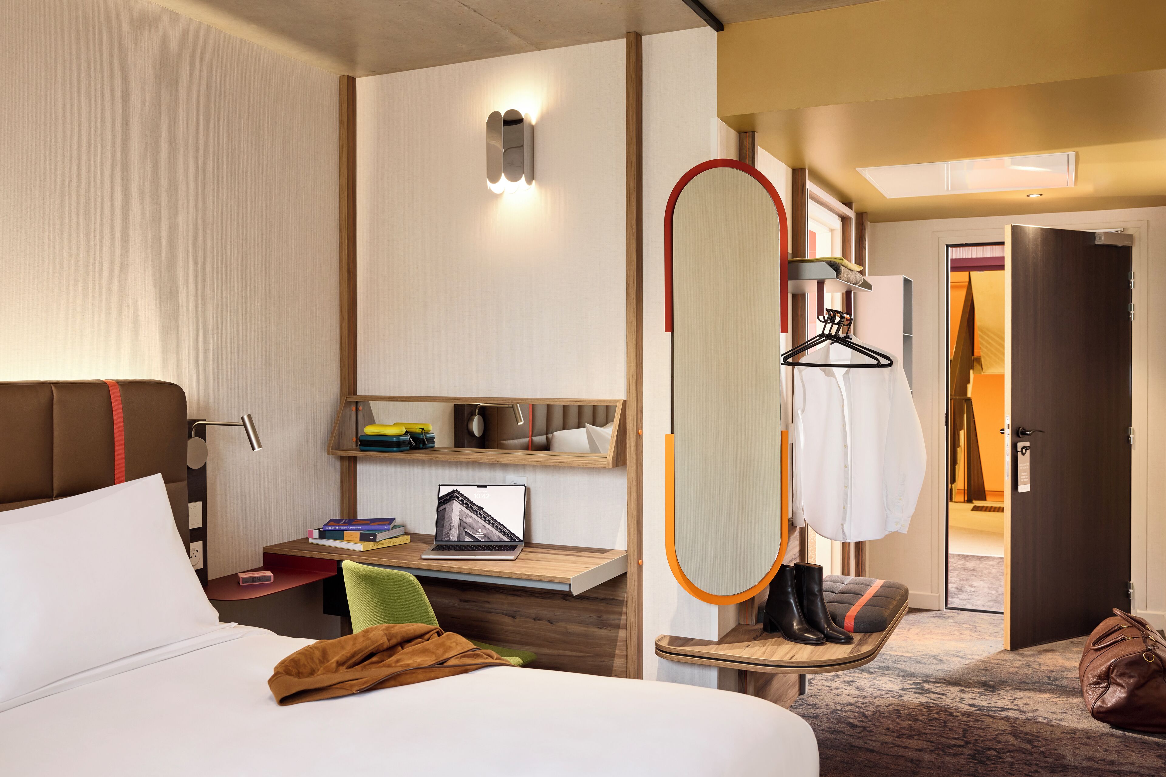 Superior Room, 1 Queen Bed | Premium bedding, individually decorated, individually furnished