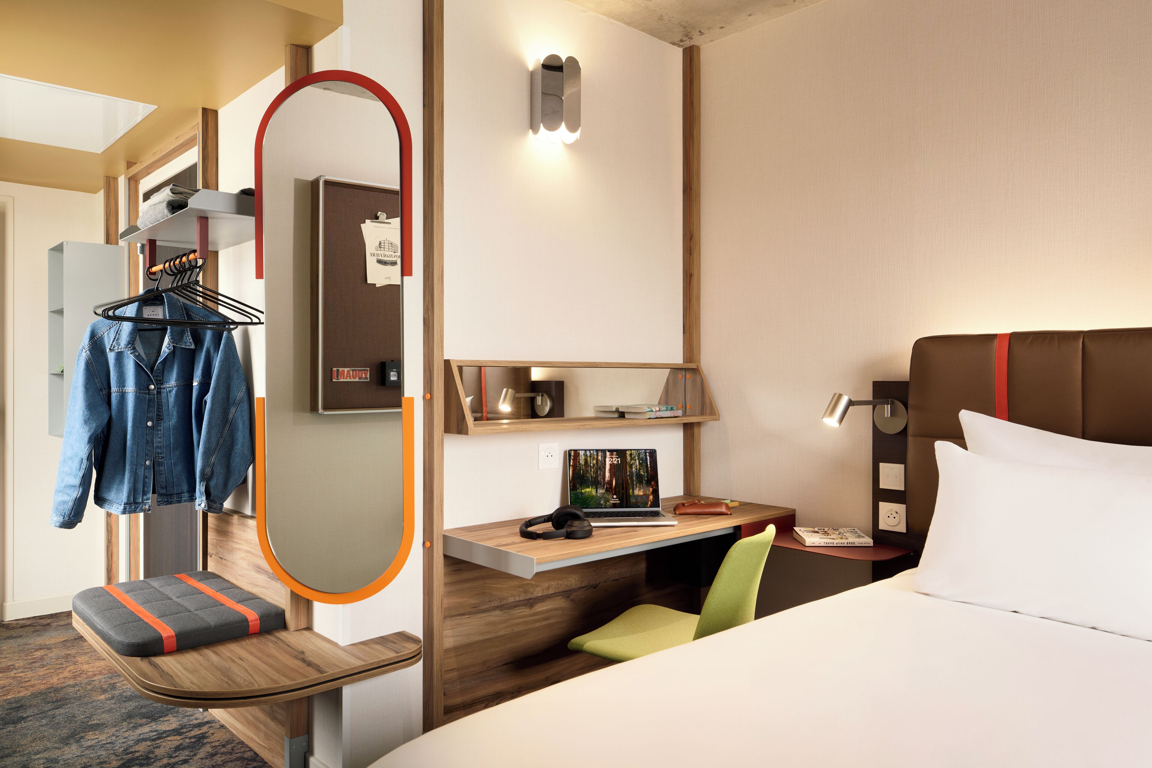 Superior Room, 1 Queen Bed | Premium bedding, individually decorated, individually furnished