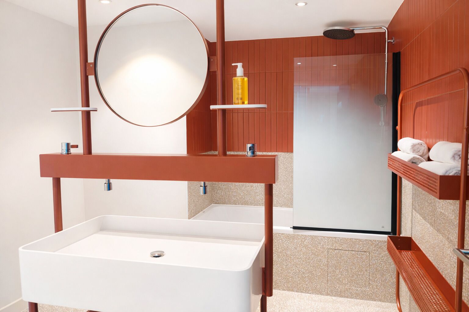 Deluxe Suite, 2 Double Beds | Bathroom