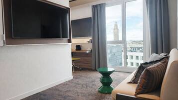 Deluxe Suite, 2 Double Beds | Living area